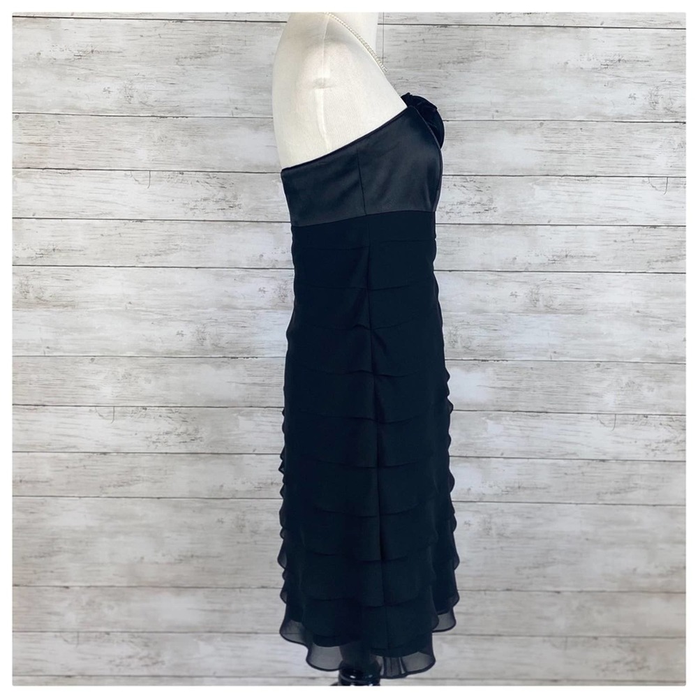 **TAKING DOWN** White House Black Market Big Flower Waterfall Dress - Picture 3 of 10
